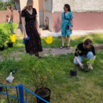 Генеральная уборка грядок и рассада новых посаждений на придомовой территории МКД в блоке Чернышевского 2Б и корпуса | 19 июня 2026 года Генеральная уборка грядок и рассада новых посаждений на придомовой территории МКД в блоке Чернышевского 2Б и корпуса | 19 июня 2026 года